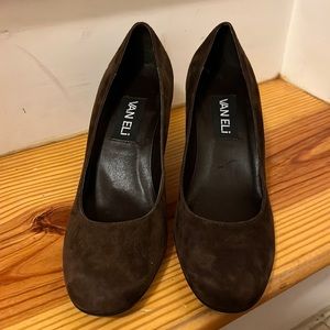 Brown suède pumps brand new never worn